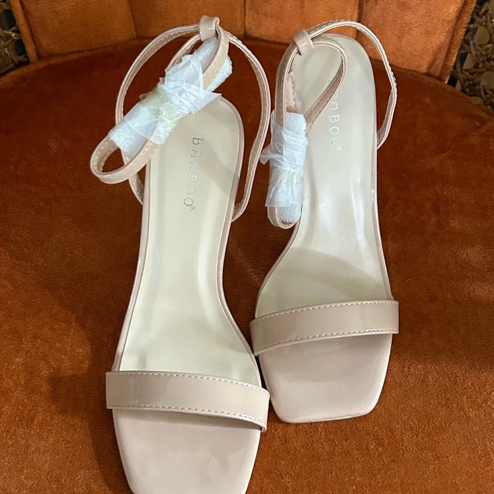 NEW , NUDE WEDGE SANDALS WITH ACRYLIC HEEL - Picture 2 of 5